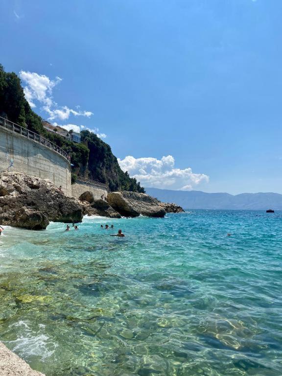 Arlind'S Apartaments Vlorë Екстериор снимка