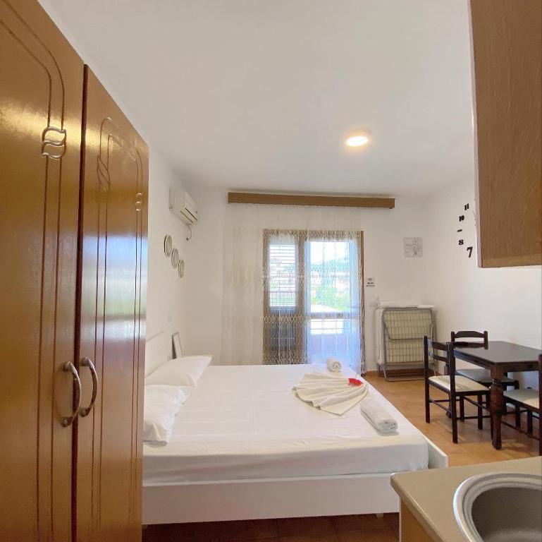 Arlind'S Apartaments Vlorë Екстериор снимка