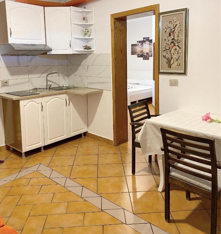 Arlind'S Apartaments Vlorë Екстериор снимка