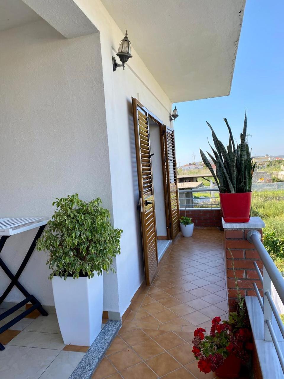 Arlind'S Apartaments Vlorë Екстериор снимка