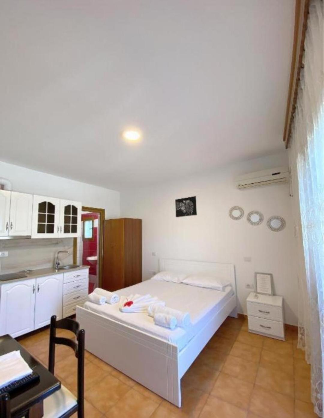 Arlind'S Apartaments Vlorë Екстериор снимка